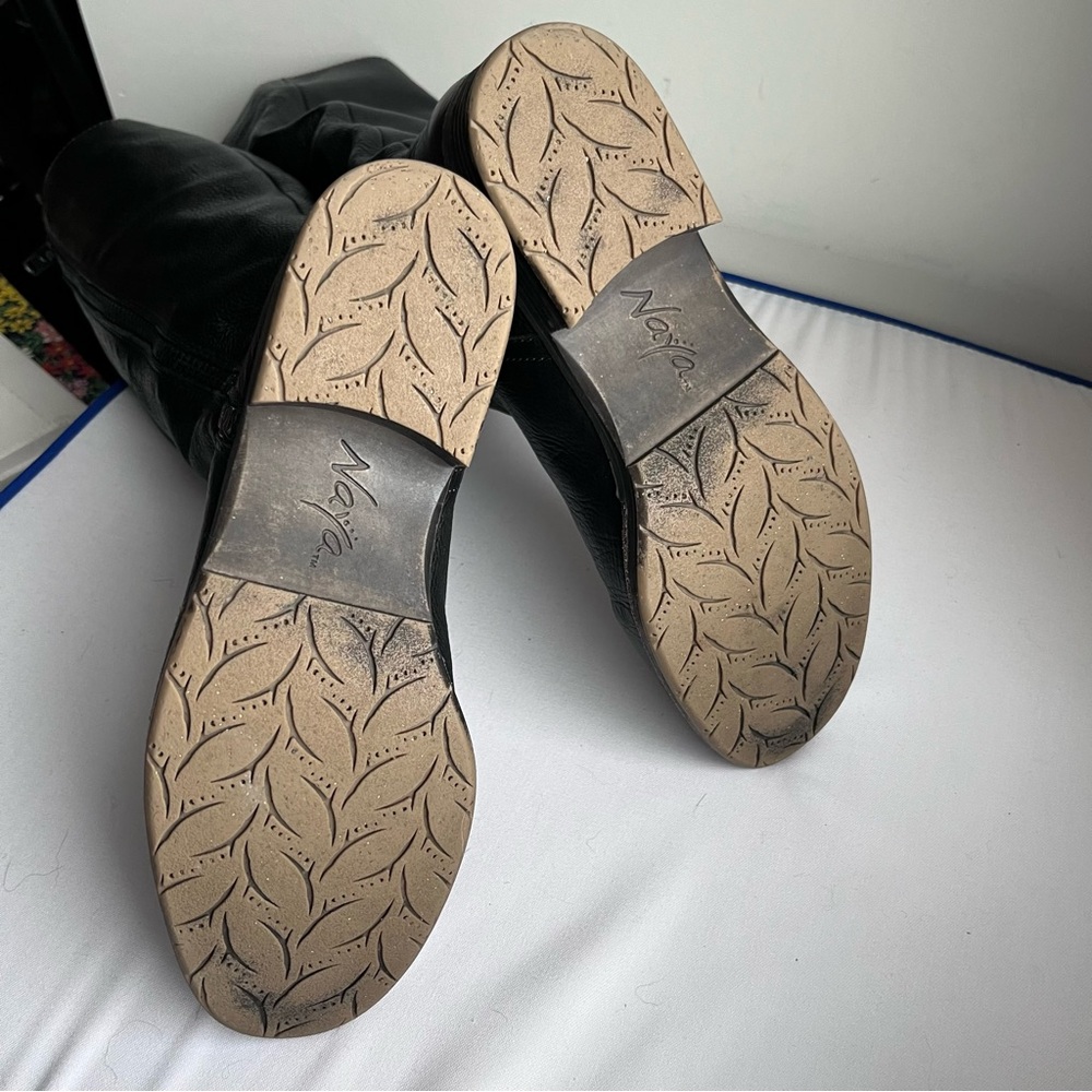 Naya Boots - Picture 4 of 7